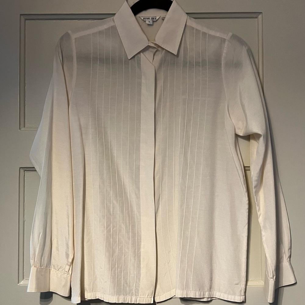 Vintage 70’s Royal Silk Women’s Button-down Blouse. Size 8.